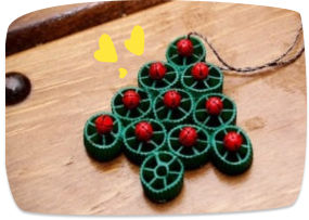 Grüne Pasta-Räder als Weihnachtsbäume